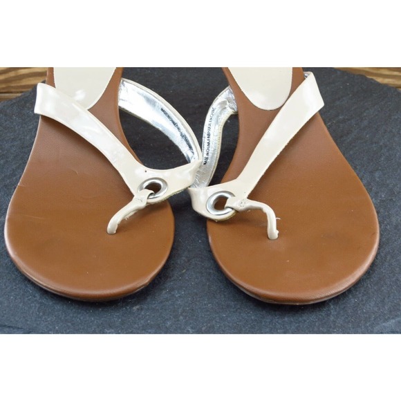 Maurices Size 10 M Beige Flip Flop Synthetic Women Sandal Shoes Farrah - Picture 2 of 7
